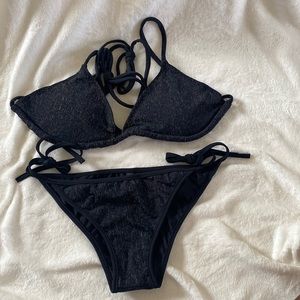 Black bikini